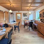 Gaestehaus Quirin Pensionat 3*