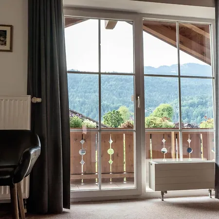 Gaestehaus Quirin Guest house Garmisch-Partenkirchen