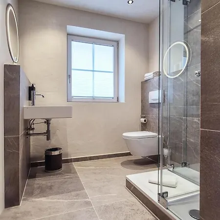 Gasthuis Gaestehaus Quirin 3*