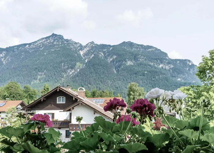 Gaestehaus Quirin Guest house Garmisch-Partenkirchen